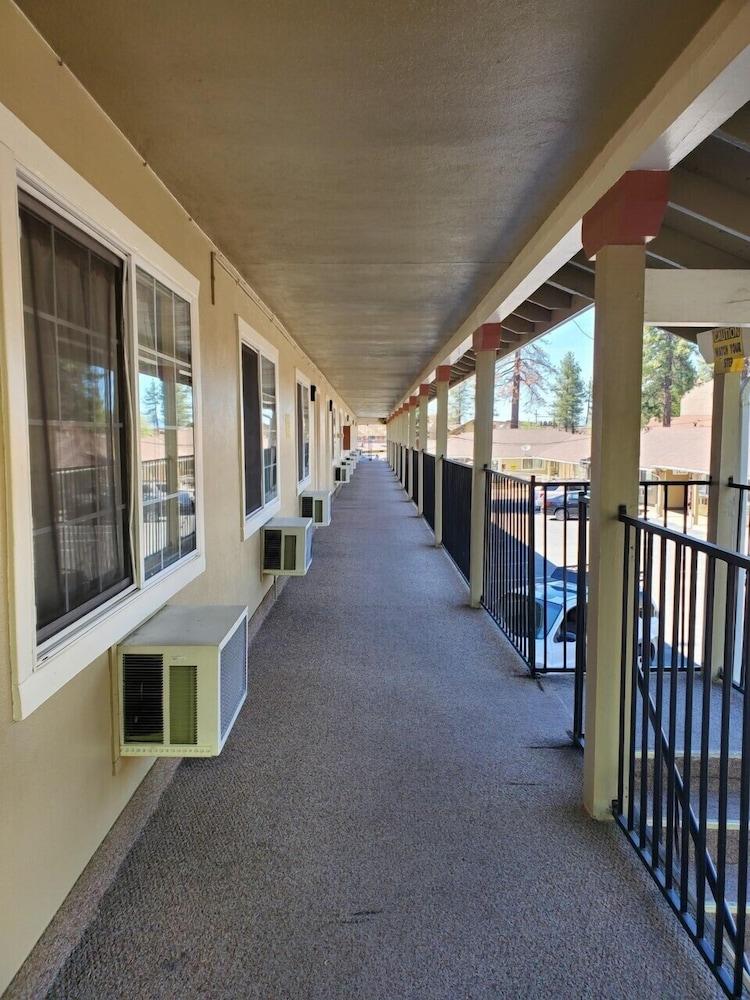 Bluebird Day Inn & Suites South Lake Tahoe Bagian luar foto