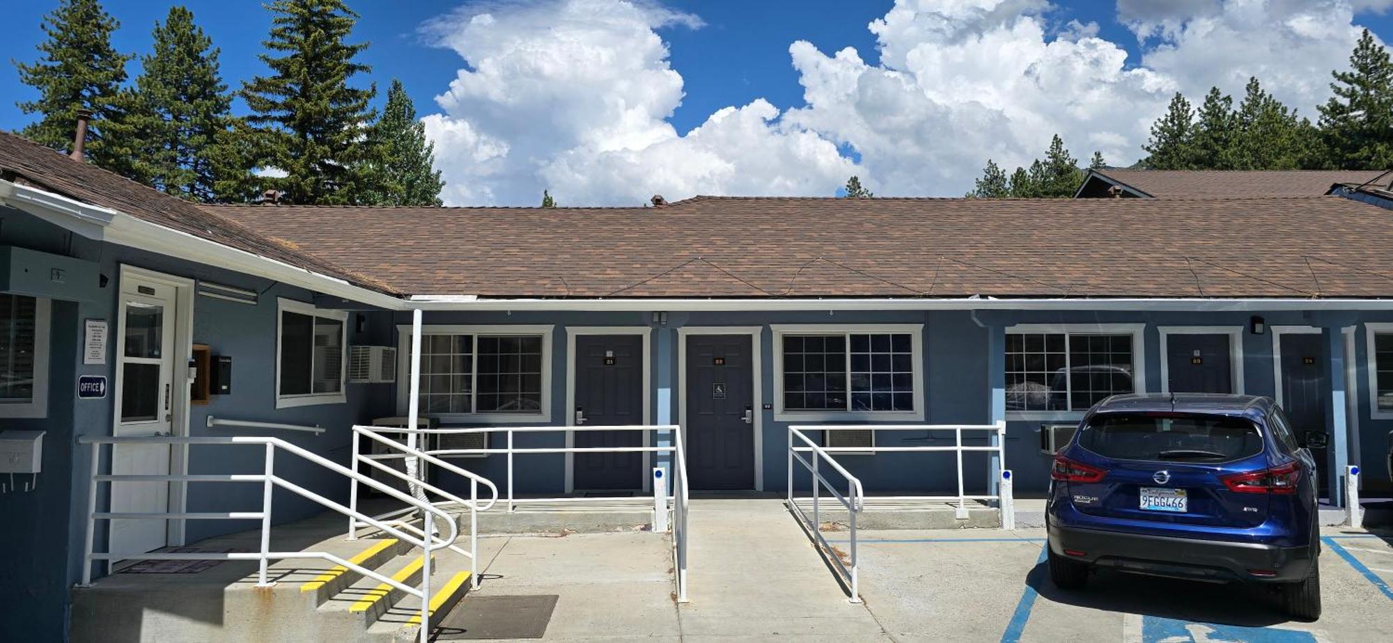 Bluebird Day Inn & Suites South Lake Tahoe Bagian luar foto